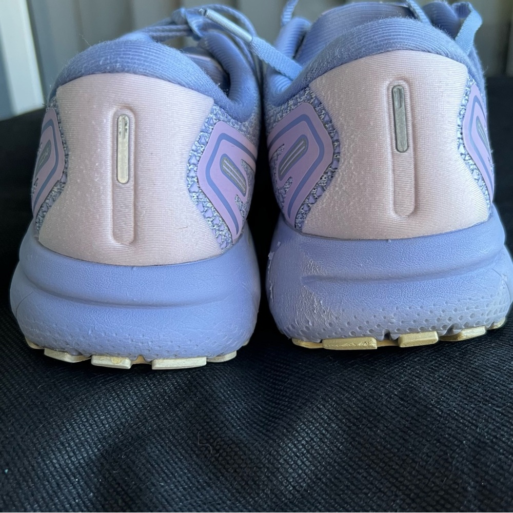 Brooks Ghost Light Purple Athletic Shoes - Picture 4 of 7